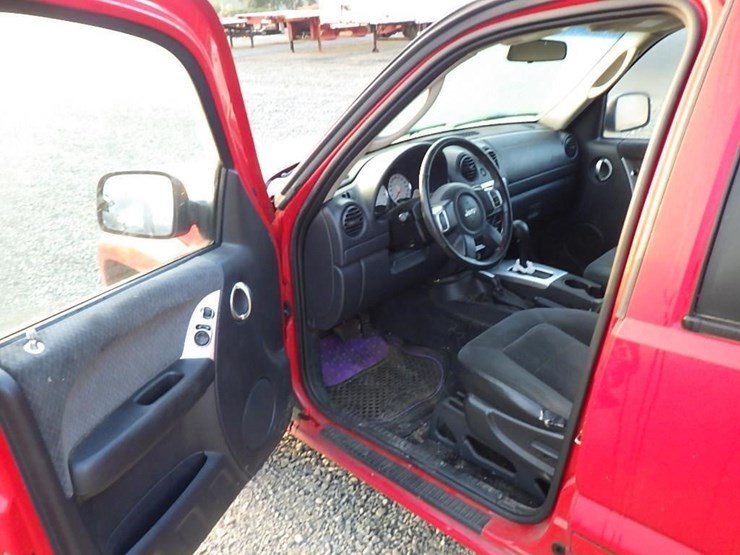 2002-jeep-liberty-image-16