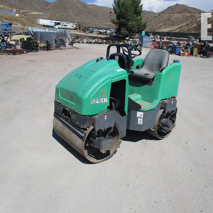 2015 WACKER NEUSON RD12