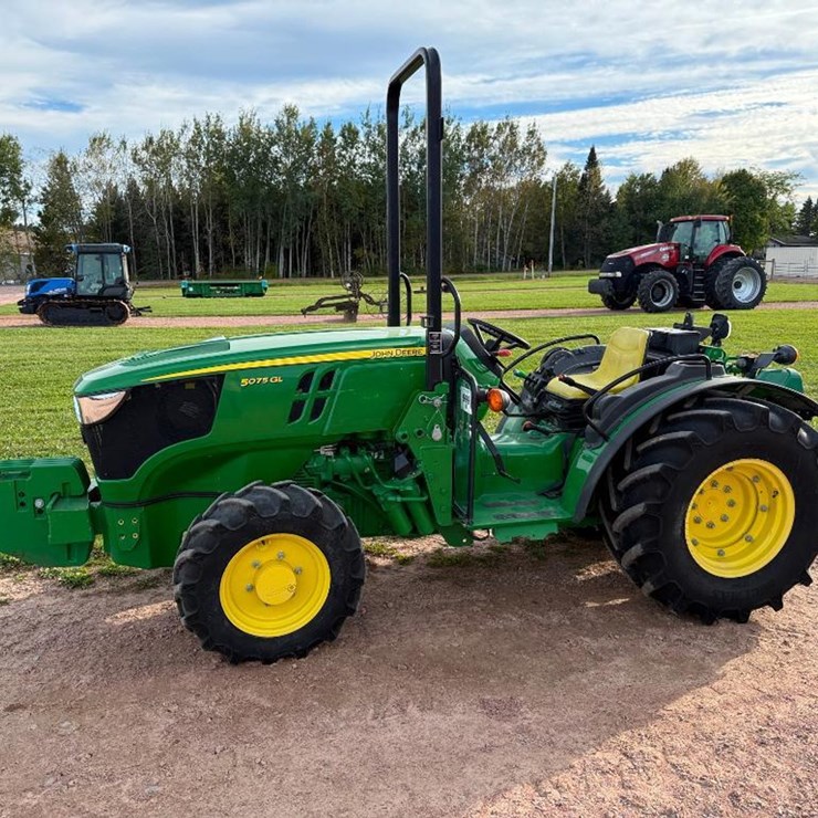 JOHN DEERE 5075GL