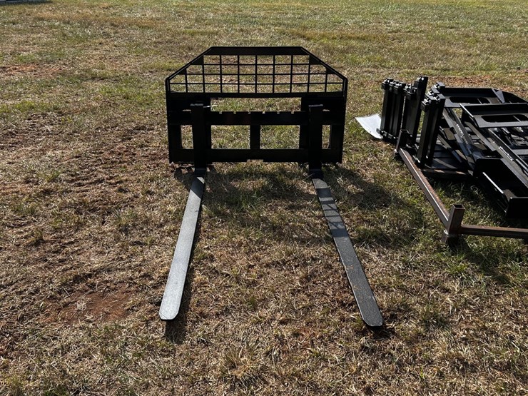 #130-•-skid-steer-forks-image-1