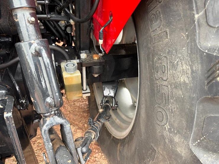case-ih-farmall-85u-image-34