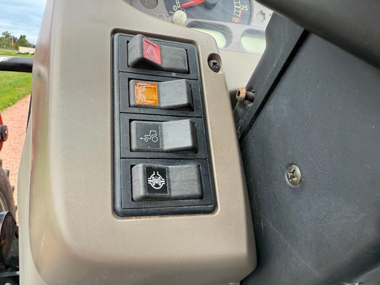 case-ih-farmall-85u-image-60