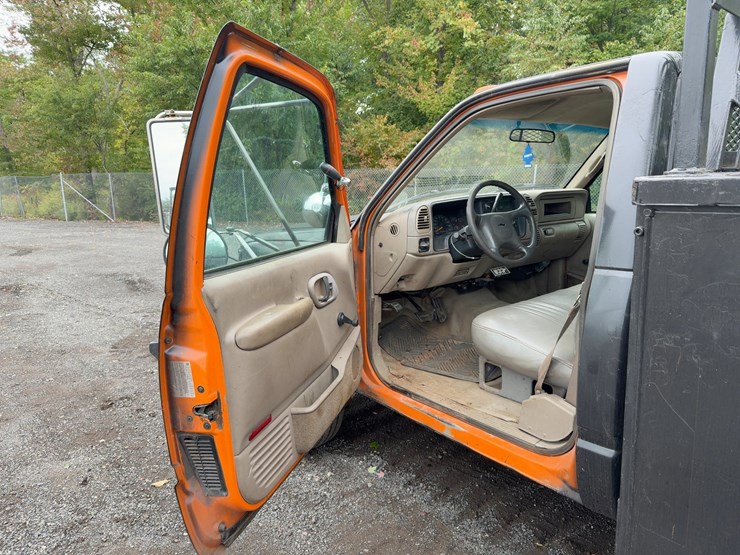 2000-chevrolet-3500hd-image-23