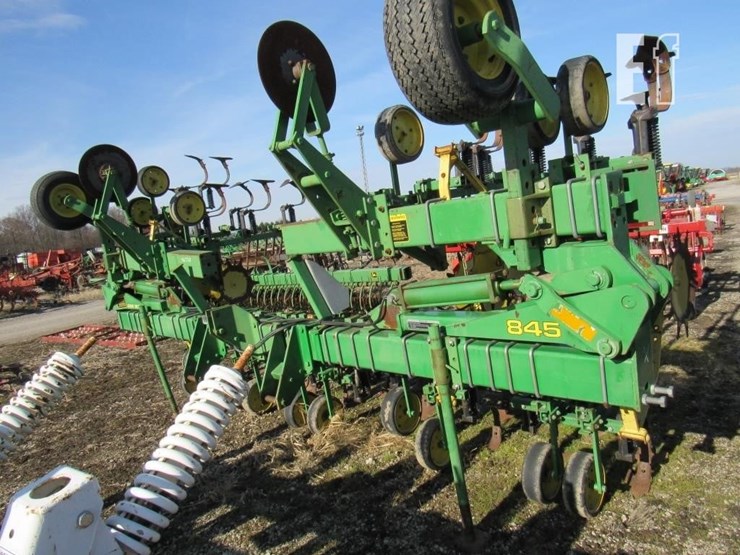 1989-john-deere-845-image-1
