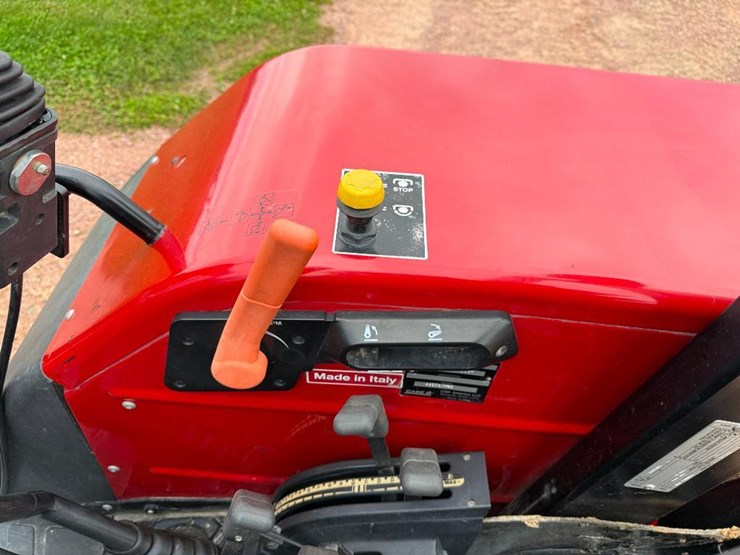 case-ih-farmall-85u-image-56