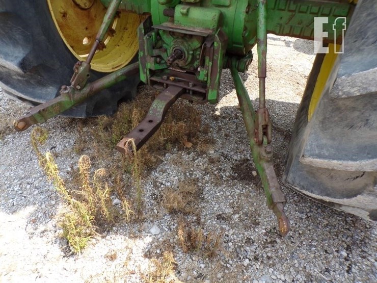john-deere-4240-image-11
