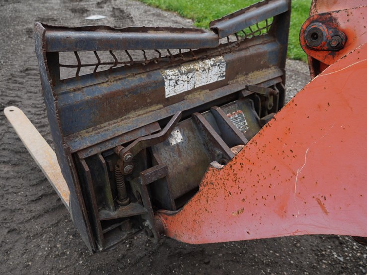 2005-kubota-r520s-image-24