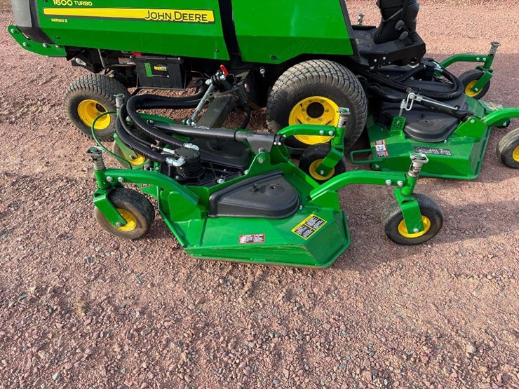 2016-john-deere-1600-turbo-image-16