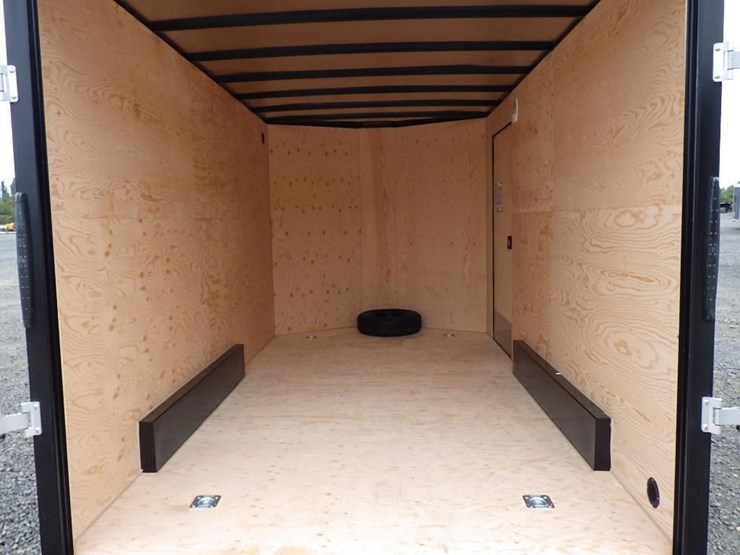 2027-royal-lcht35-7.516v-86-t/a-enclosed-trailer-image-16