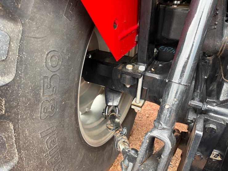 case-ih-farmall-85u-image-35