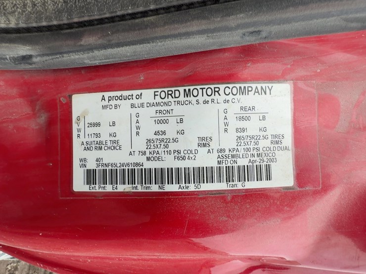 2004-ford-f650-xlt-image-28