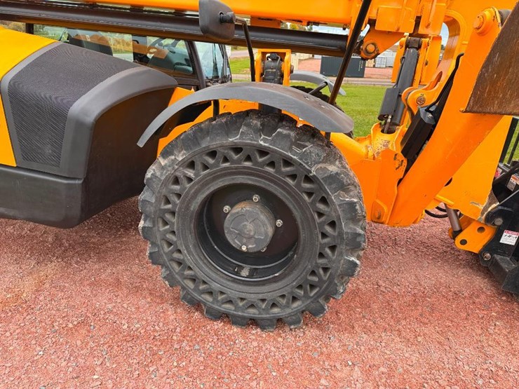 2018-jcb-512-56-image-11