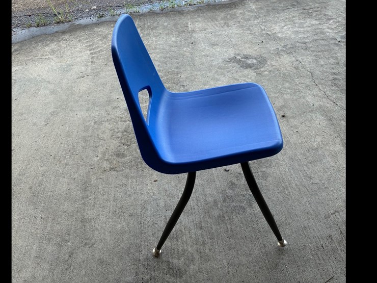 #107-•-(5)-chairs-image-3