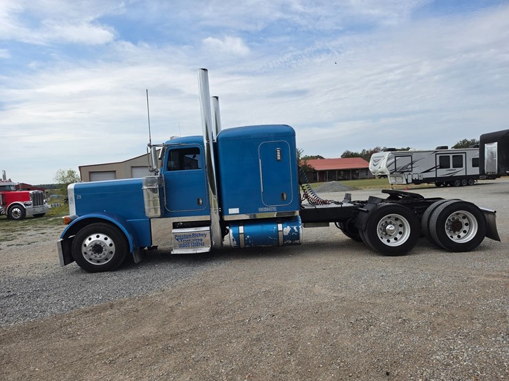 2005-peterbilt-379-image-7