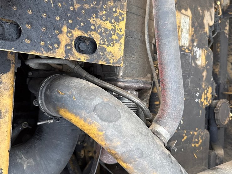 2012-caterpillar-c13-image-50