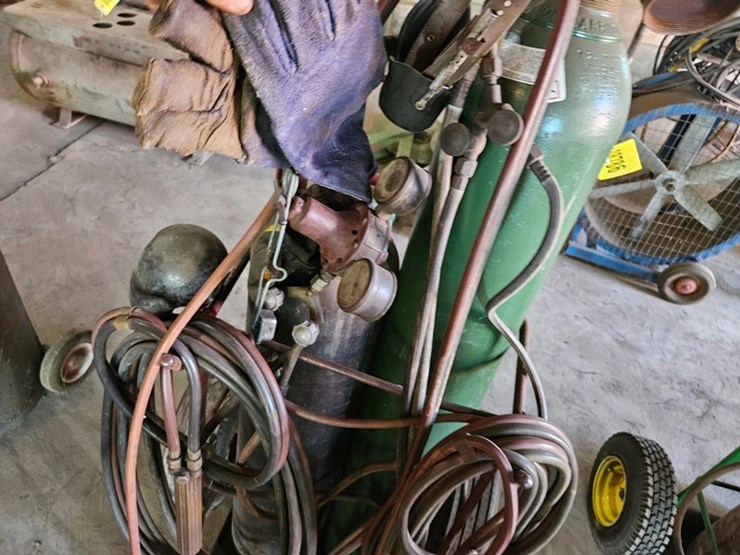 #8786-•-oxygen/acetylene-torch-cart-image-14