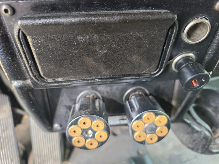 2006-peterbilt-379-image-55