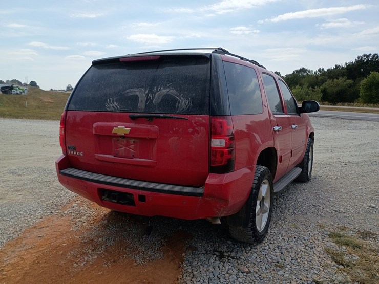 2013-chevrolet-tahoe-image-8