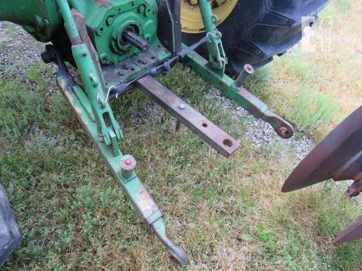 john-deere-2440-image-9