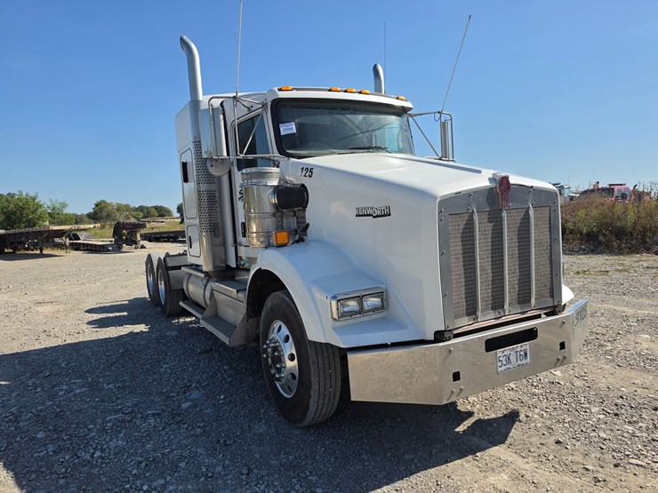 2018-kenworth-t800-image-34