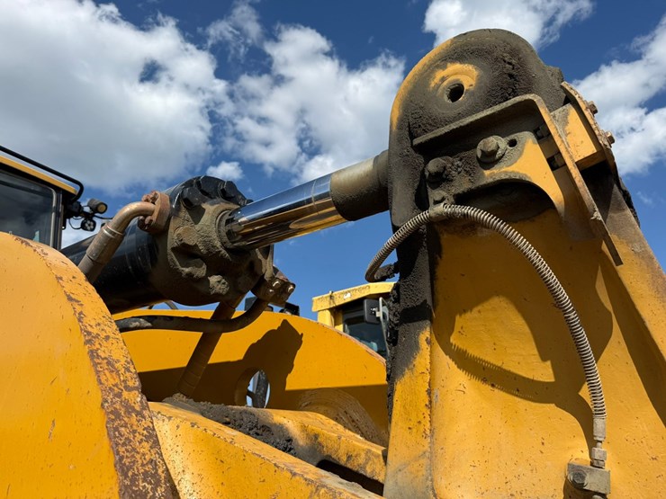 2017-caterpillar-988k-image-21