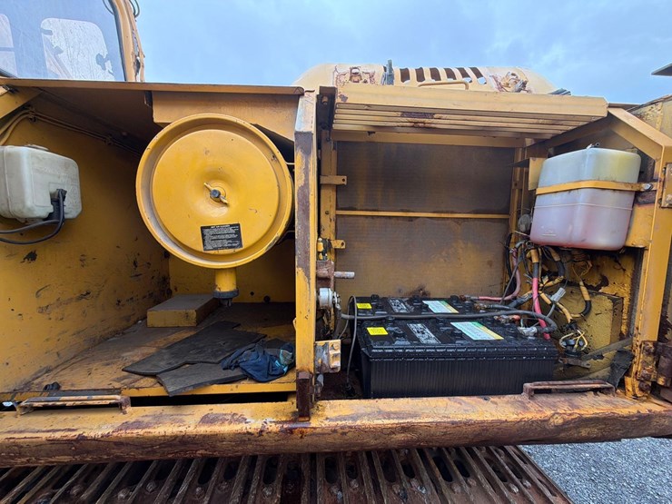 deere-200d-lc-image-11