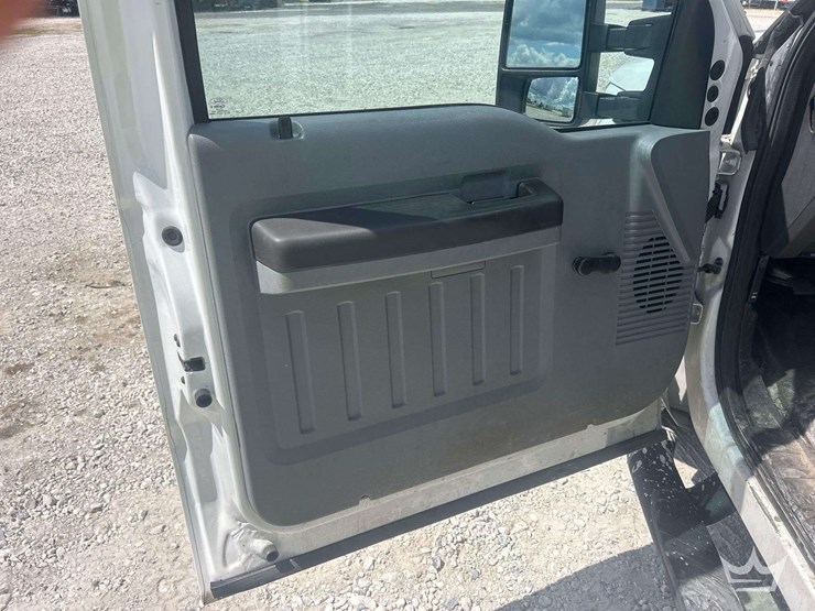 2015-ford-f350-image-11