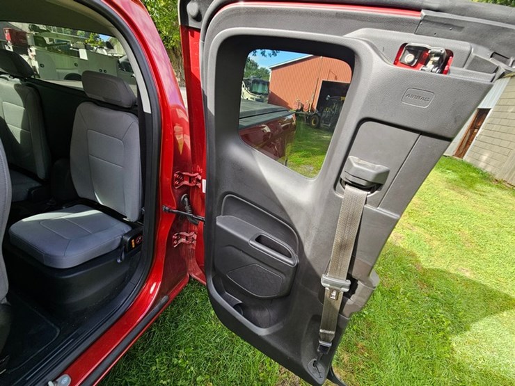 2016-chevrolet-colorado-image-28