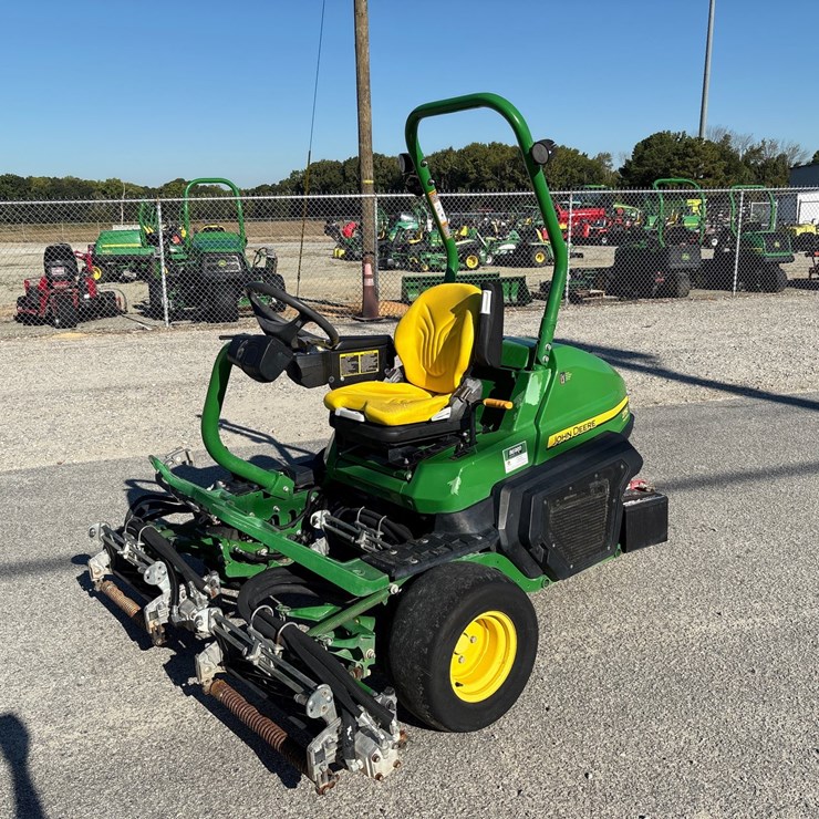 JOHN DEERE 2750