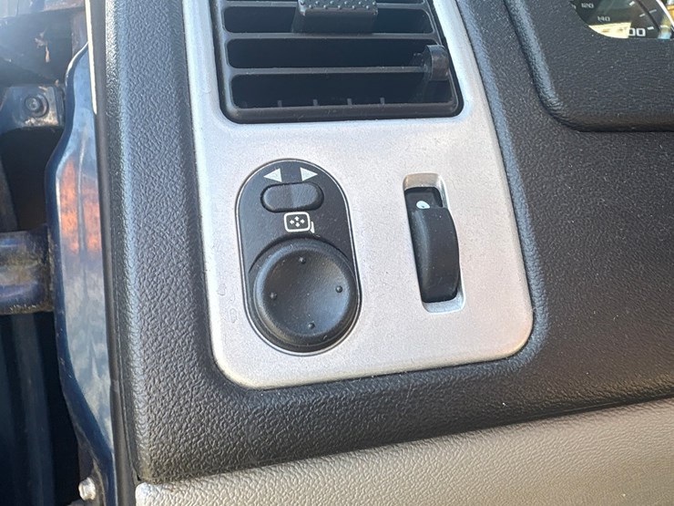 2008-chevrolet-equinox-image-47
