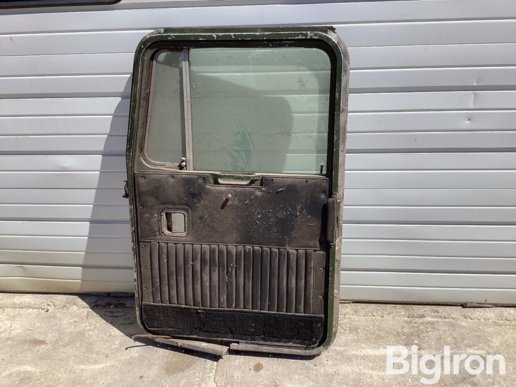 kenworth-bottom-latch-passenger-side-door-image-9