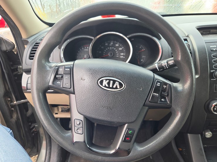 2011-kia-sorento-image-42