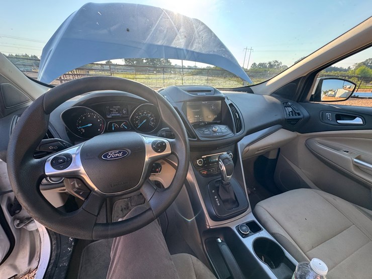2015-ford-escape-image-14