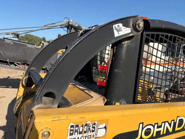 2003-john-deere-240-image-22