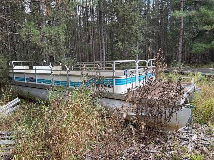#3286-•-pontoon-boat-image-3
