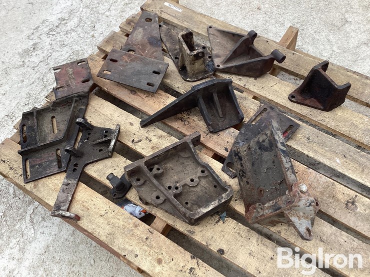 cummins-alt-&-fan/ac-compressor-mounts-image-11