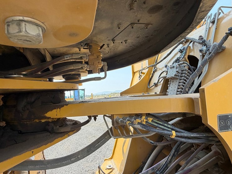 2018-caterpillar-980m-image-40