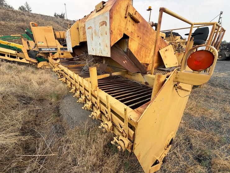 #2526-•-etnyre-chip-seal-machine-image-26