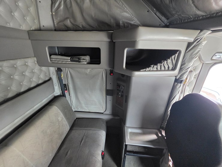 2007-kenworth-w900-image-81