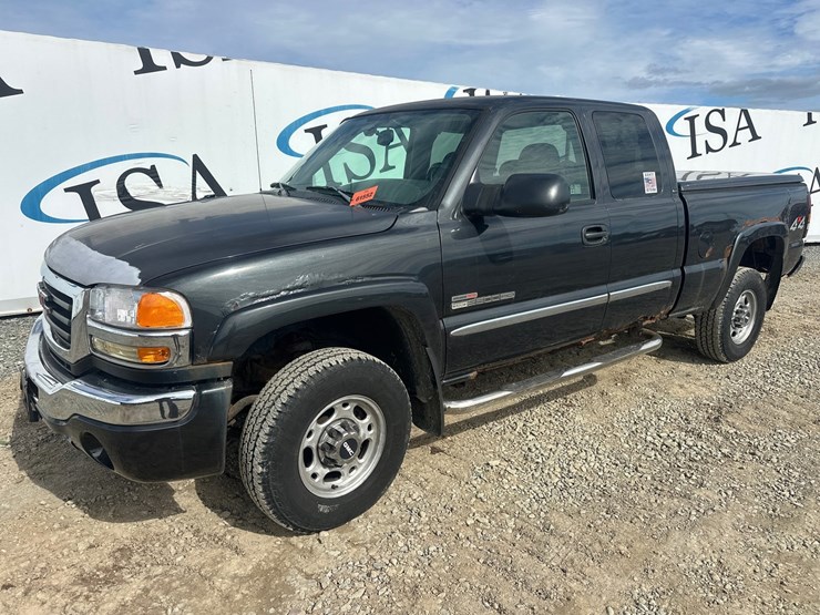 2005-gmc-sierra-2500-image-1