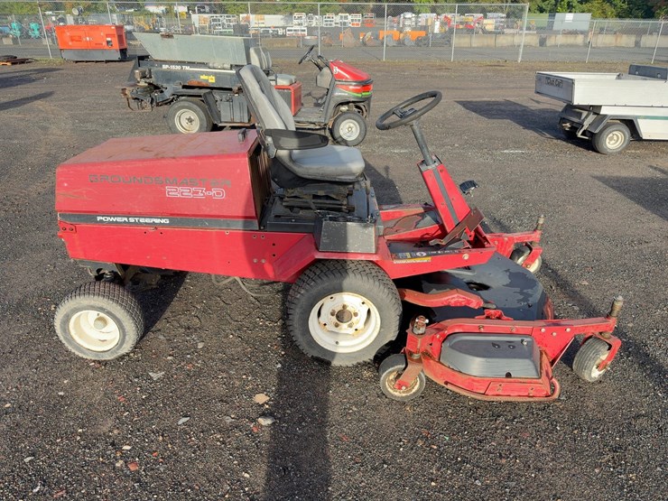 toro-groundsmaster-223-d-rotary-mower-image-5