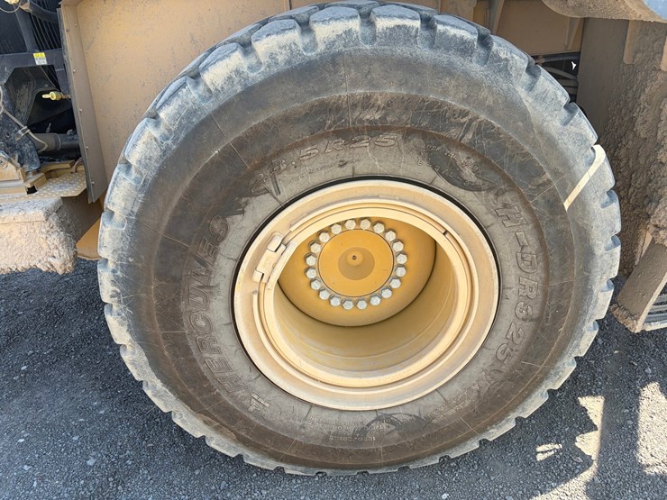 2015-caterpillar-950m-image-68