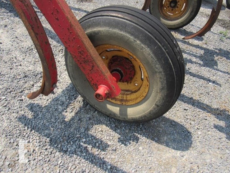 massey-ferguson-129-image-2