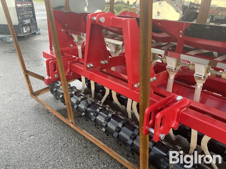 2026-massey-ferguson-730-image-11