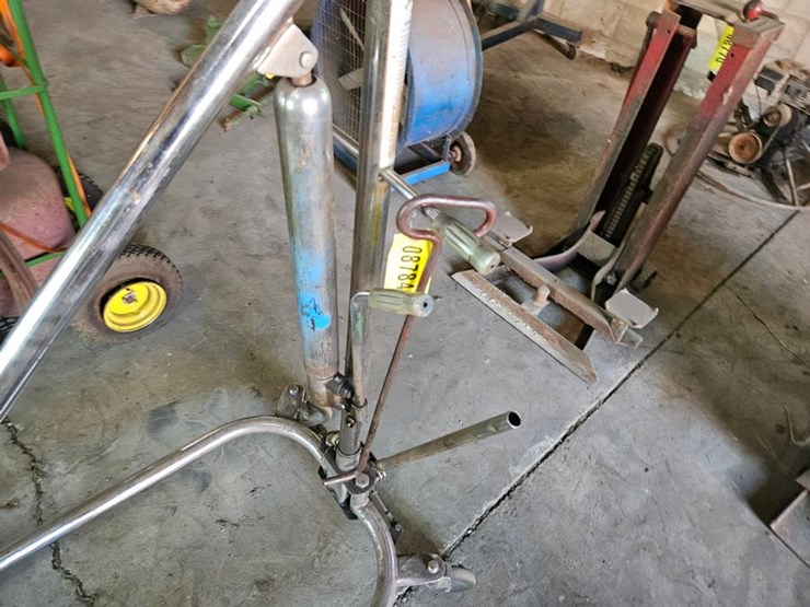 #8784-•-hoyer-lifty-shop-lift-image-6