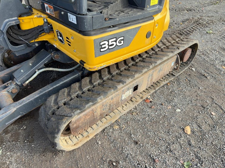 2021-deere-35g-image-24