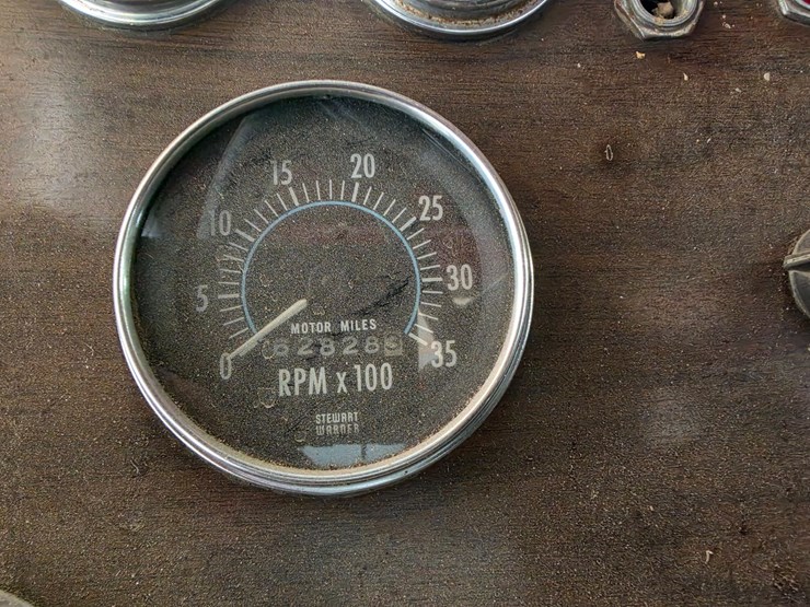 #25275-•-1980-peterbilt-359-day-cab-truck-image-35