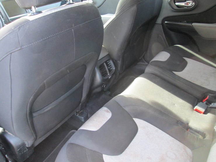 2014-jeep-cherokee-image-22