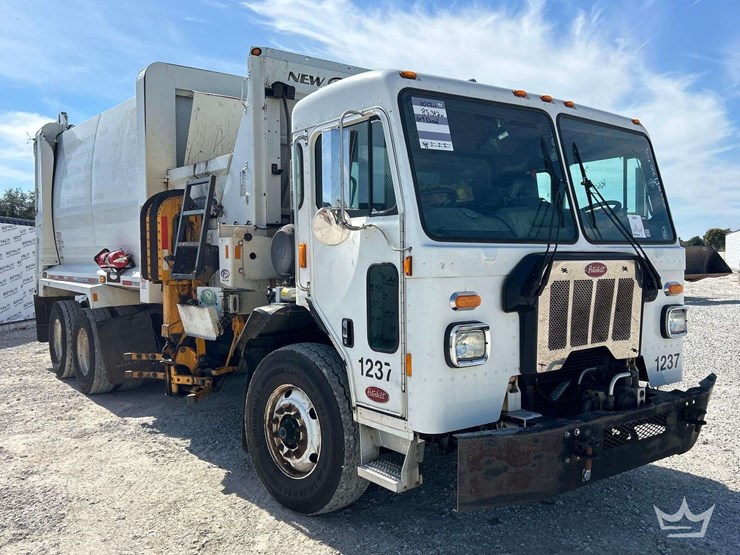 2017-peterbilt-520-image-2
