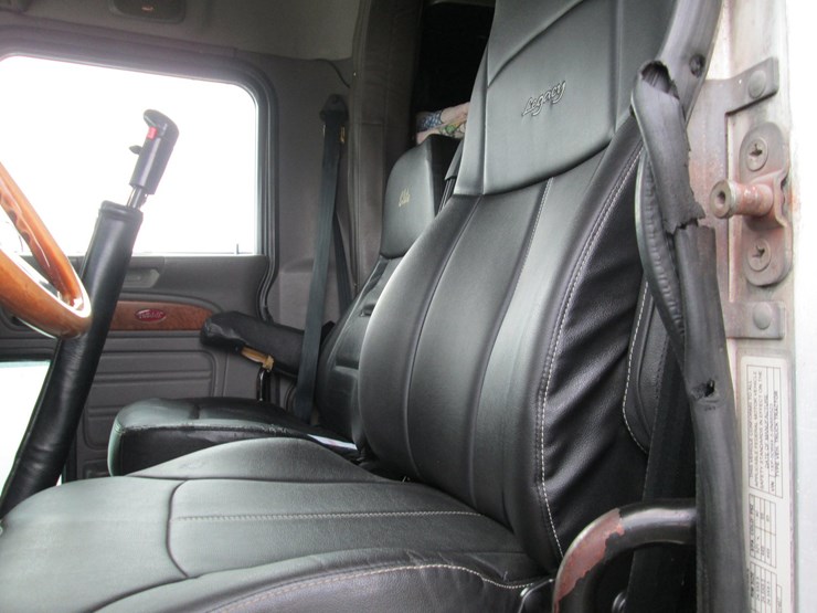 2006-peterbilt-379-image-29